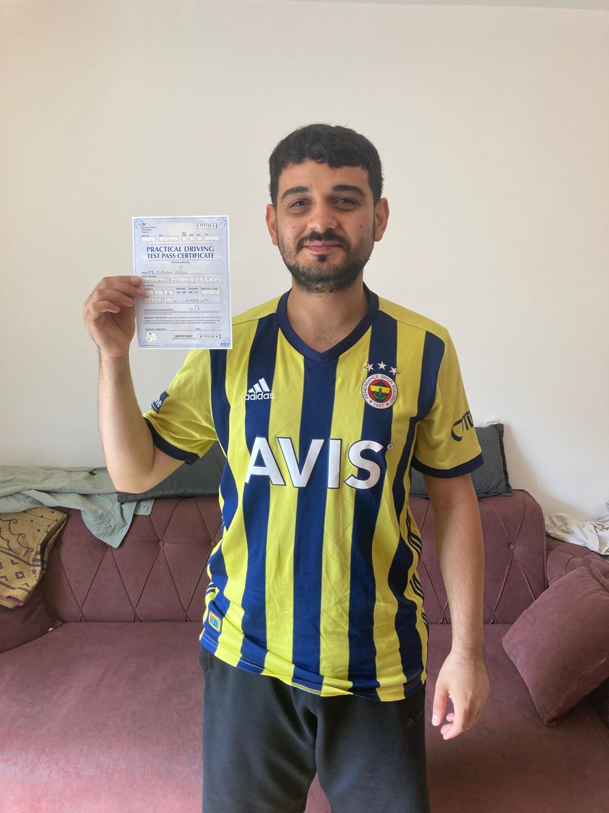 Happy student s who passed driving test in London